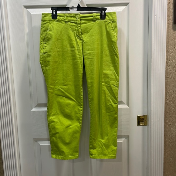crown & ivy Pants - Lime, green Capri pants with front pockets